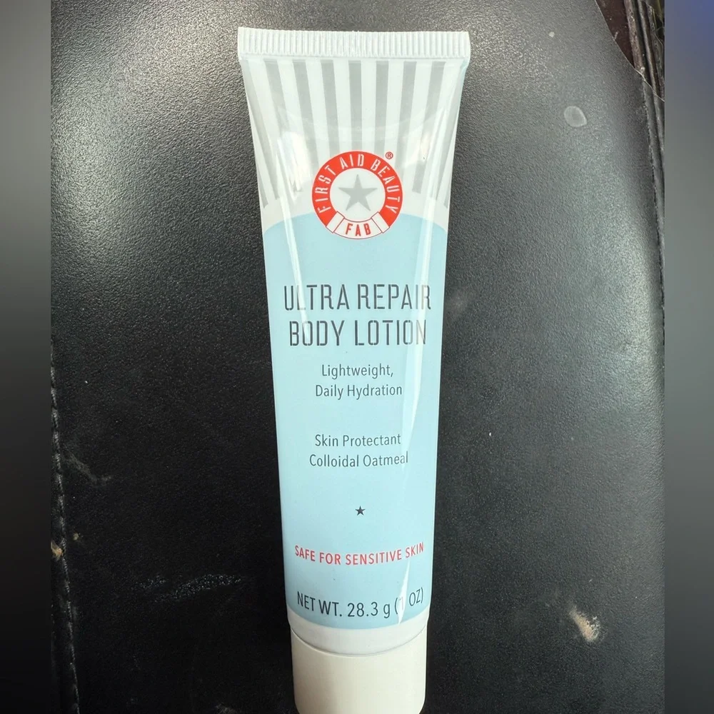 ❤️ 3/$25 FIRST AID BEAUTY Ultra Repair Body Lotion